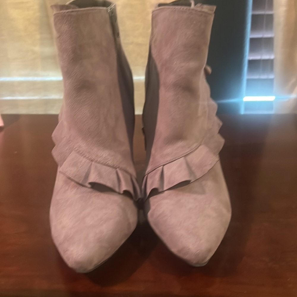 Gray ankle booties, charcoal, suede look, pointed toe/stiletto heels.SIZE 8